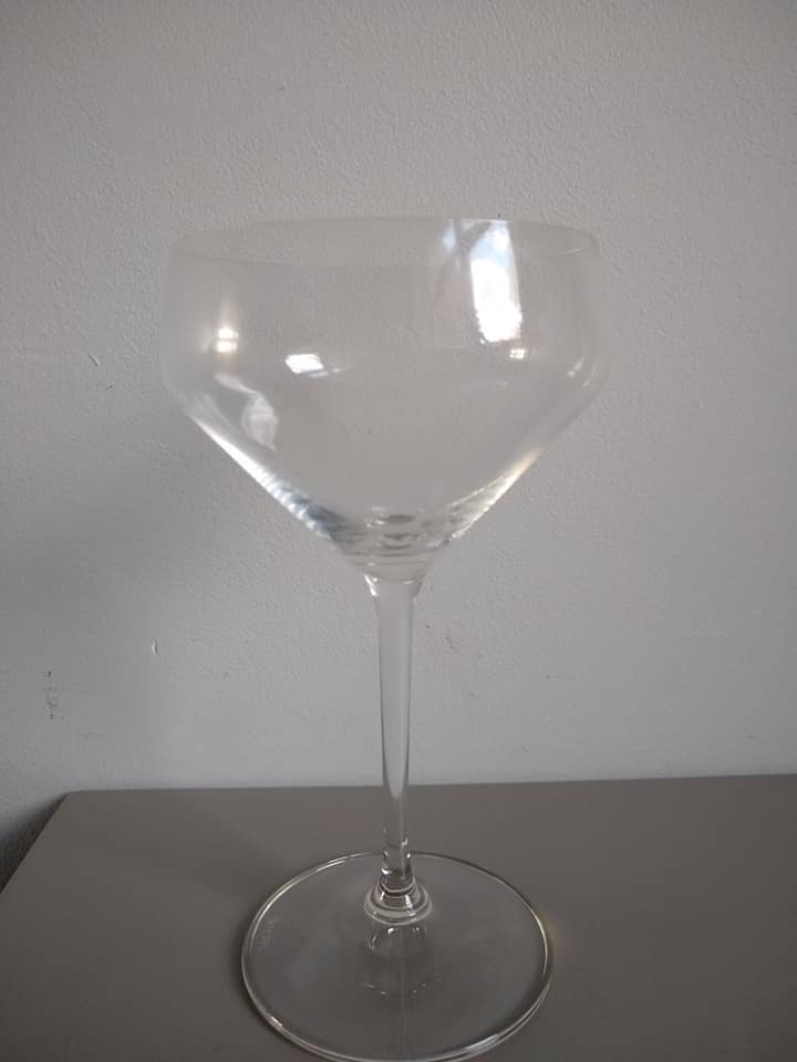 The Riedel junmai sake glass is perfect for drinking compex nihonshu. 